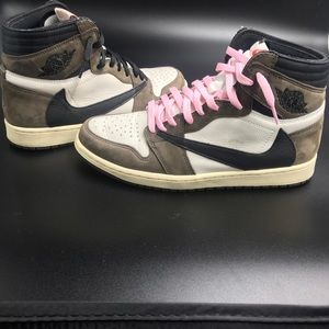 Travis Scott Jordan 1